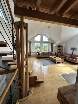 Stilvolle Doppelhaushälfte Maisonette Wohnung mit gehobener Innenausstattung und EBK in Meinerzhagen