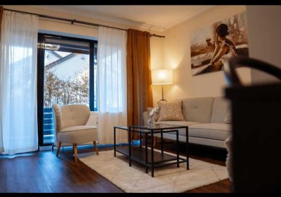 Stilvolle, sanierte 1-Zimmer-Wohnung mit geh. Innenausstattung, Balkon und EBK