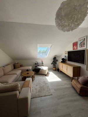 Moderne 3-Zimmer-Dachgeschosswohnung (A+) mit Loggia, Einbauküche, Stellplatz und großem Dachboden