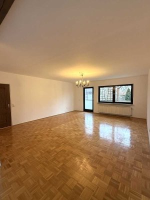 Helle 4-Zimmer Wohnung mit Balkon in Germering