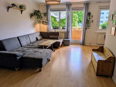 � OHNE MAKLER - GERÄUMIGE, CHARMANTE EIGENTUMSWOHNUNG MIT SÜDBALKON UND GRÜNBLICK