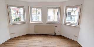 BESICHTIGUNG HEUTE - Großzügige 4-Zimmer Wohnung, 105m², Garten und Balkon