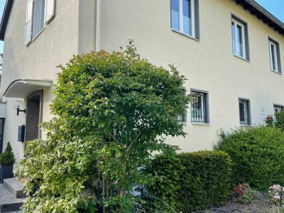 Sehr schöne und zentral gelegene Doppelhaushälfte auf dem Venusberg