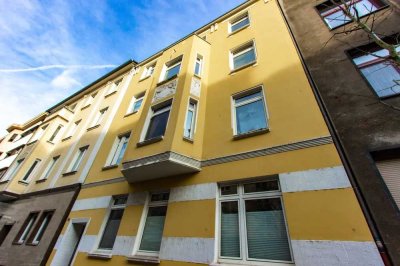 Vermietete Altbauwohnung im 3. OG mit Balkon im Medienhafen/Top Lage!