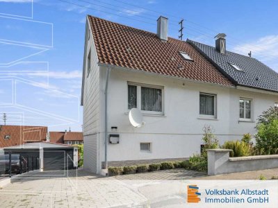 Die Wohnung in "Hausform" und 2019 umfangreich renoviert!