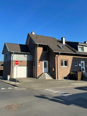 Gepflegtes EFH Reiheneckhaus mit Garage provisionsfrei zu verkaufen