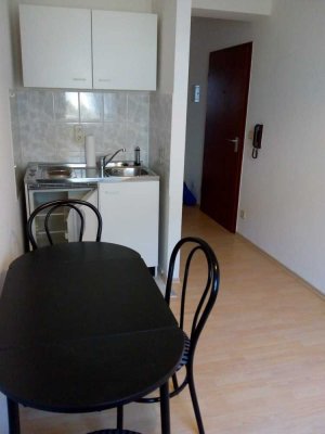 Für Wochenendheimfahrer - Kleines möbliertes Apartment