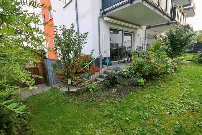 Stilvolles Wohnen auf einer Ebene – Erdgeschosswohnung mit Terrasse und Garten