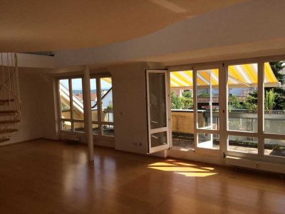 Großzügige, helle, 4 Zimmer Wohnung in Aichwald, Kreis Esslingen
