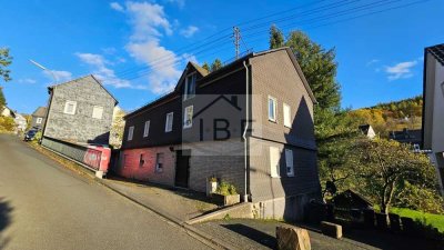 Vermietetes Zweifamilienhaus mit Doppelgarage in Siegen-Gosenbach