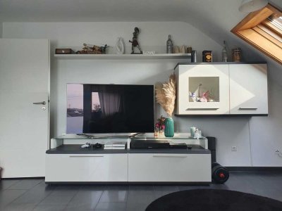 **EXKLUSIV** Stilvolle, modernisierte 2-Zimmer-DG-Wohnung mit Balkon und EBK in Leinfelden