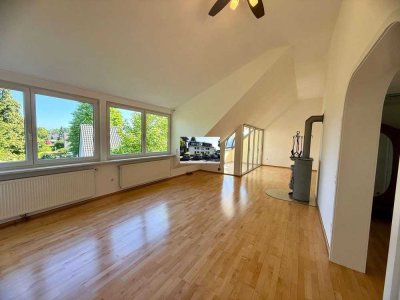 Lichtdurchflutete Dachgeschoss Wohnung in D-Urdenbach zu verkaufen