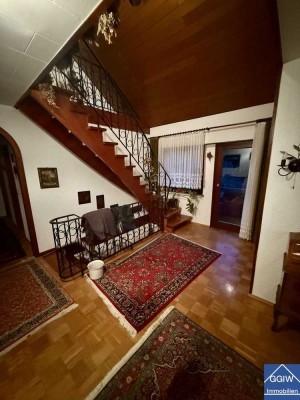 Schönes, großzügiges Haus mit Ausbaupotenzial im idyllischen Bobenheim am Berg