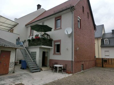 Weiterstadt-Braunshardt! **Helle frisch gestrichene 3 Zimmerwohnung in einem 2-Familienhaus**