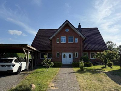Geräumiges, neuwertiges Viergiebelhaus / Wesel bei Undeloh