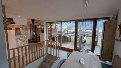 'Dachgeschoss- Maisonette. Komplett hochwertig saniert! Große Terrasse fast komplett mit Glas überdacht. Unverbaubarer Ausblick