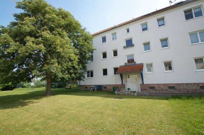 Sanierte 3-Raumwohnung mit Einbauküche in Thräna