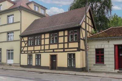 Wohn- und Geschäftshaus mit Dachterrasse und Hof in Innenstadtlage von Güstrow