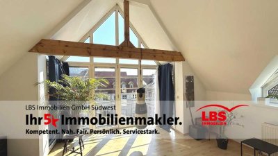 Wohnen im Herzen von Durlach: Charmante 3 Zimmer Dachgeschosswohnung mit Balkon