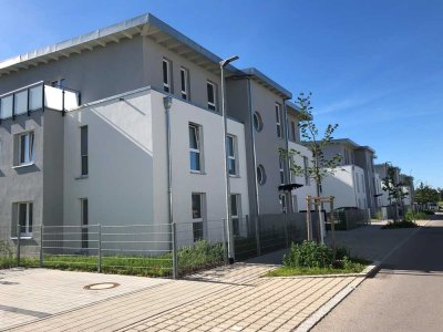 *TOP moderne 3-Zimmer Wohnung mit EBK und TG-Stellplatz*