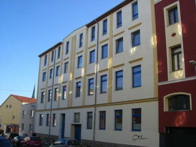 Großzügige 4 Zimmer-Wohnung mit Südbalkon und Stellplatz in der Paulsstadt zu mieten!