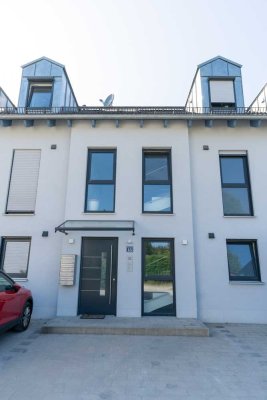 Neuwertige, großzügige 2 Zimmer-Wohnung mit Balkon– Vermietetes Investment in Forstinning b. München