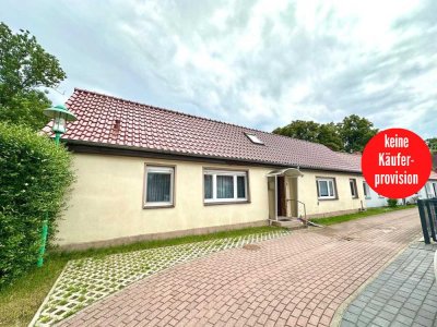 HORN IMMOBILIEN ++ Doppelhaushälfte an der Stadtmauer in Brüssow bei Pasewalk