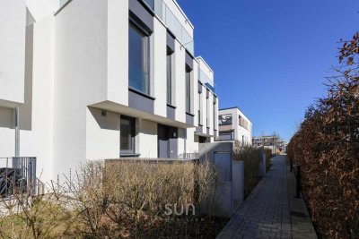 Einziehen & Wohlfühlen: Möbliertes Traumhaus im zentralen Riedberg – Sofort bezugsfertig!