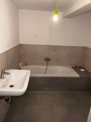 Frisch renovierte Erdgeschosswohnung in Krefeld Uerdingen zu vermieten