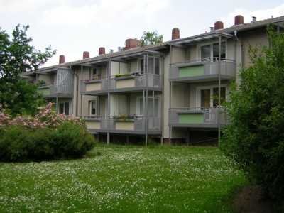 + 2 Zimmer mit neuem Bad und Balkon +