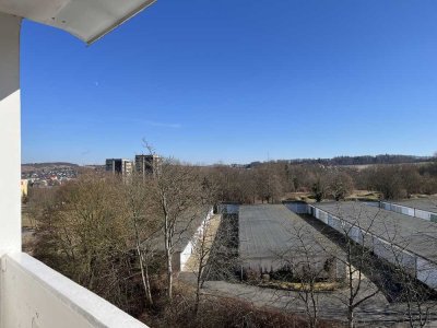 Charmante 2,5-Zimmer Wohnung im 4. OG in Lusan