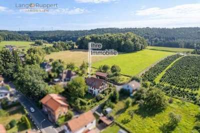 Idyllisches Zweifamilienhaus mit Pferdekoppel, großem Grundstück und grenzenloser Natur