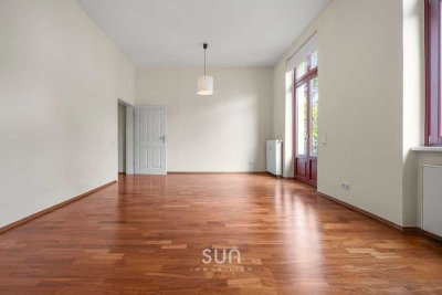 ALTBAU MIT FLAIR DIREKT AM MAIN - Leben in Frankfurts absoluter Spitzenlage!