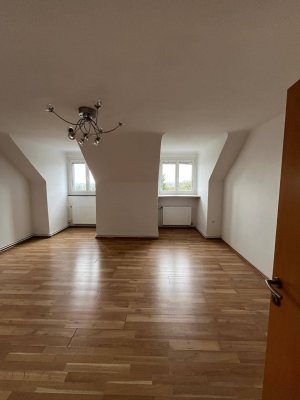 Geräumige 84 m² große Dachgeschosswohnung in Bad Sauerbrunn!