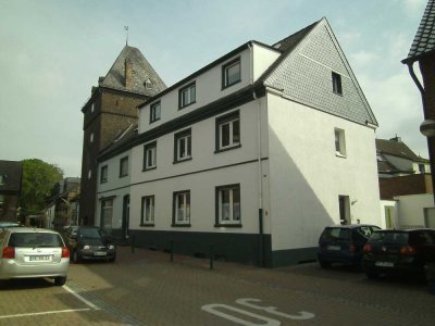 Geschmackvolle 3-Raum-OG-Wohnung mit Balkon in Monheimer Altstadt.
