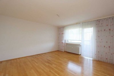 Absolute Seltenheit! 5-Zimmer-Wohnung mit 2 Balkonen, 2 Bädern, EBK und 2 Garagen in Harleshausen