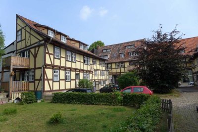 Kleine Zweizimmerwohnung mit Balkon im Fachwerk