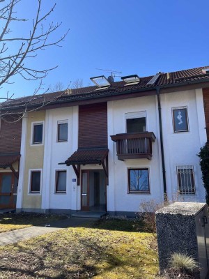 Großzügiges, frisch renoviertes Reihenmittelhaus in Vaterstetten!