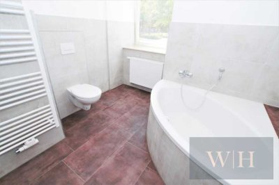 Moderne 2-Raum Wohnung im Erdgeschoss mit Tageslichtbad (Du+Badewanne), Stellplatz uvm...!