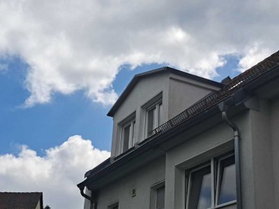 Sehr schöne, helle & gemütliche DG, Energiespar 3-Raum-Maisonette-Wohnung mit Balkon und Ebk