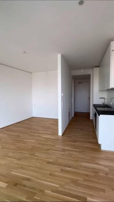 Modern 1-Room Apartment with Balcony near Donauinsel &amp; UNO City (VIC)