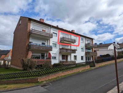 2 Zimmer, Balkon, Küche, Bad, Kfz-Stellplatz, grün und ruhig!