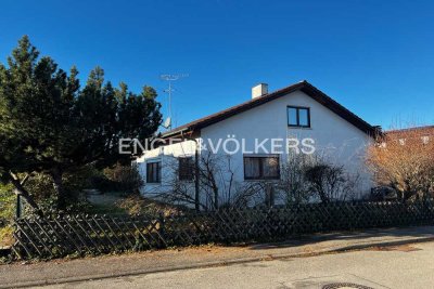 Großzügiges Grundstück mit teilausgebautem Wohnhaus und vielen Entwicklungsmöglichkeiten • sofort...