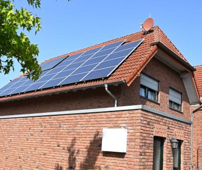 RESERVIERT * Helle große Doppelhaushälfte in ruhiger Lage mit Solar und Photovoltaik