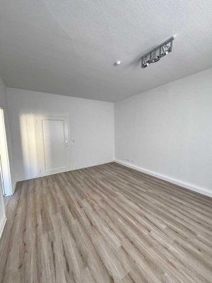 Neu renovierte WG- Wohnung in Mannheim 2 ZKB
