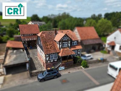 Viel Platz in ländlicher Idylle – Fachwerkhaus mit Scheune und Garten in Stadtallendorf-Wolferode