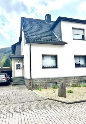 Einziehen, wohlfühlen, gestalten – Großes Haus mit Garten und vielen Extras!