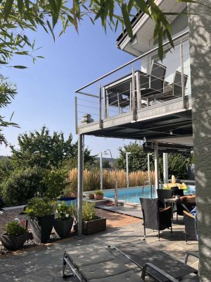 +++ Einfamilienhaus mit Einliegerwohnung und Pool +++