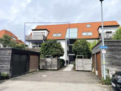 * Charmante Dachgeschoss-Wohnung mit Dachterrasse + Garage *