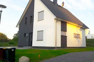 Modernes, automatisiertes EFH mit fünf Zimmern in Rostock, Rieckdahl